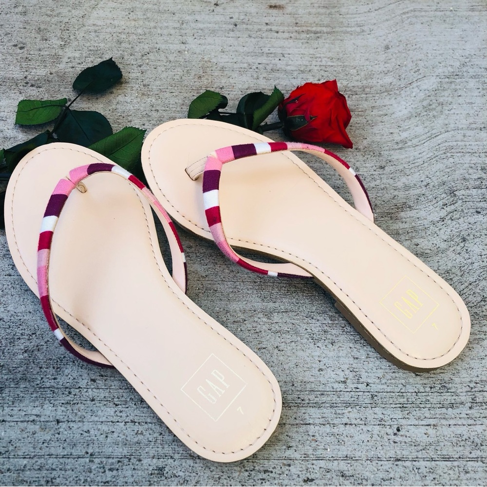 Gap Leather and Fabric Flip Flops Size 7